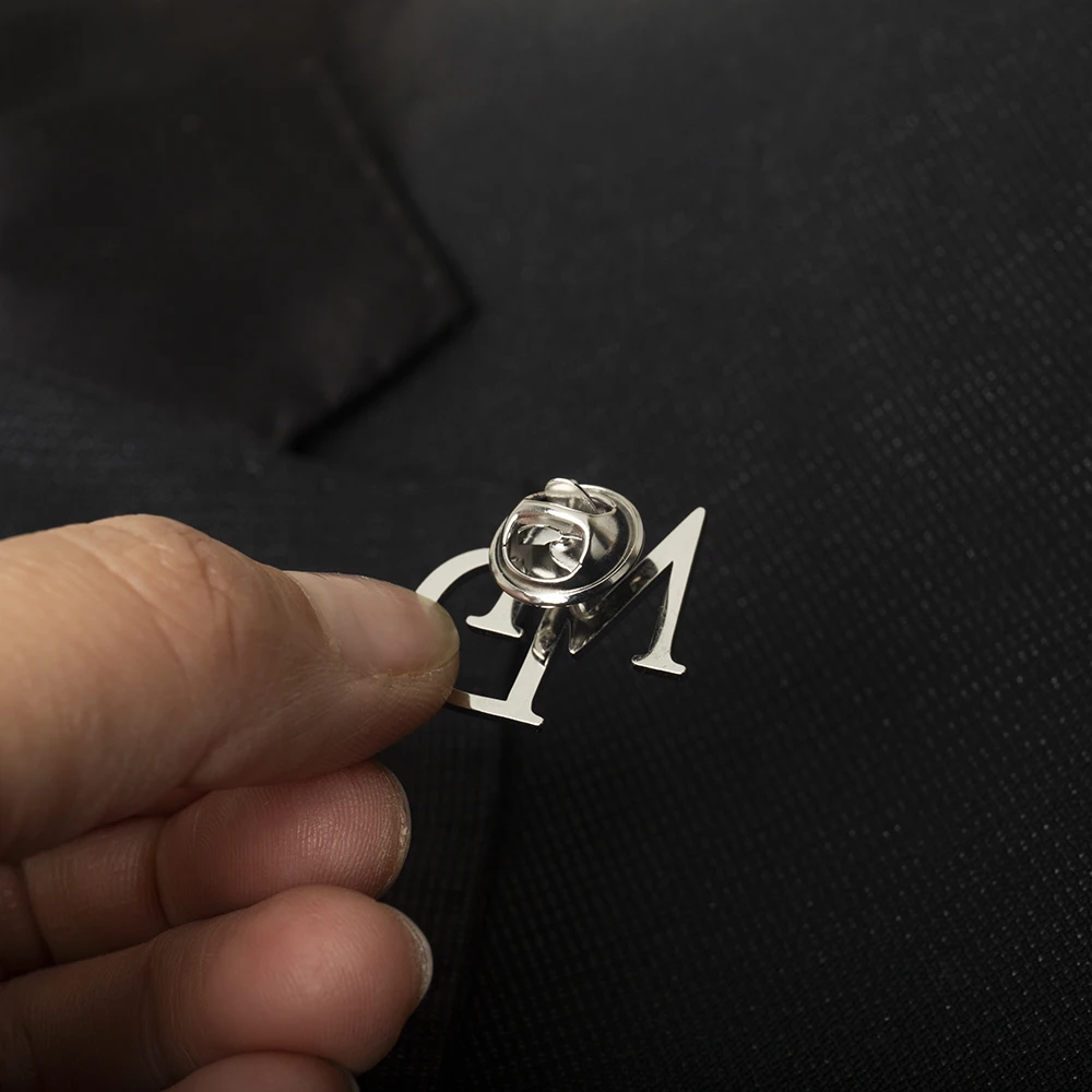 Tangula Aangepaste Initialen Broche Voor Bruidegom Heren Rvs Initialen Letters Revers Pin Gepersonaliseerde Bruiloft Beste Man Sieraden