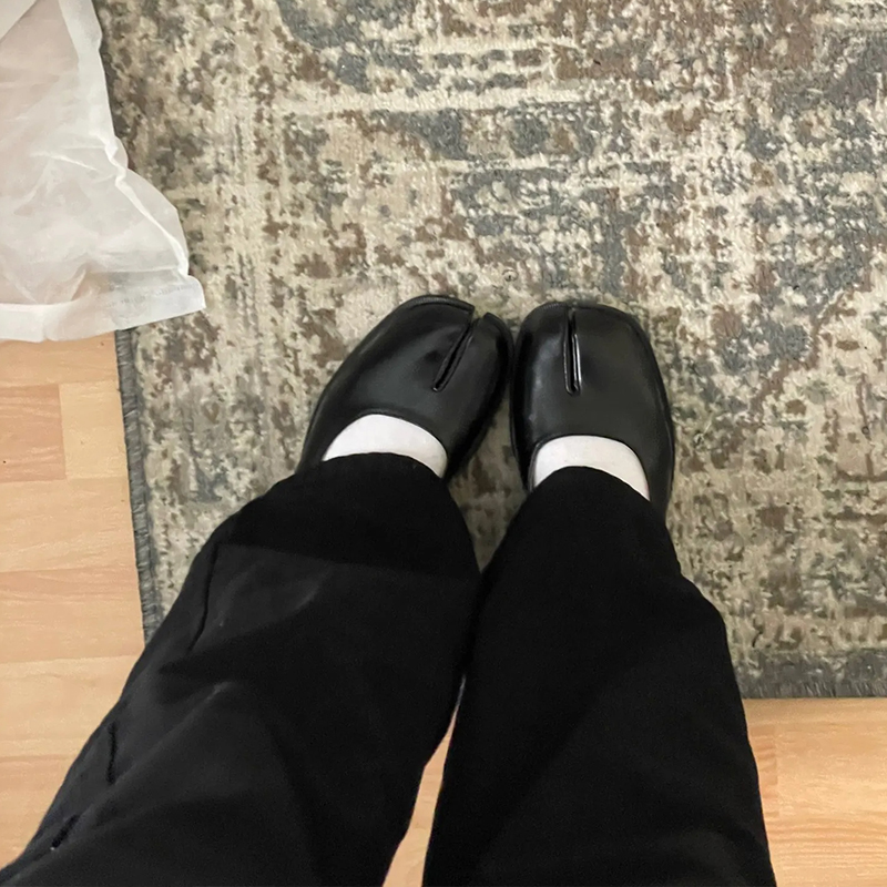 IPPEUM Туфли таби на плоской подошве Туфли с разделенным носком Большие размеры 44, лоферы, коричневые, черные кожаные женские туфли Мэри Джейн