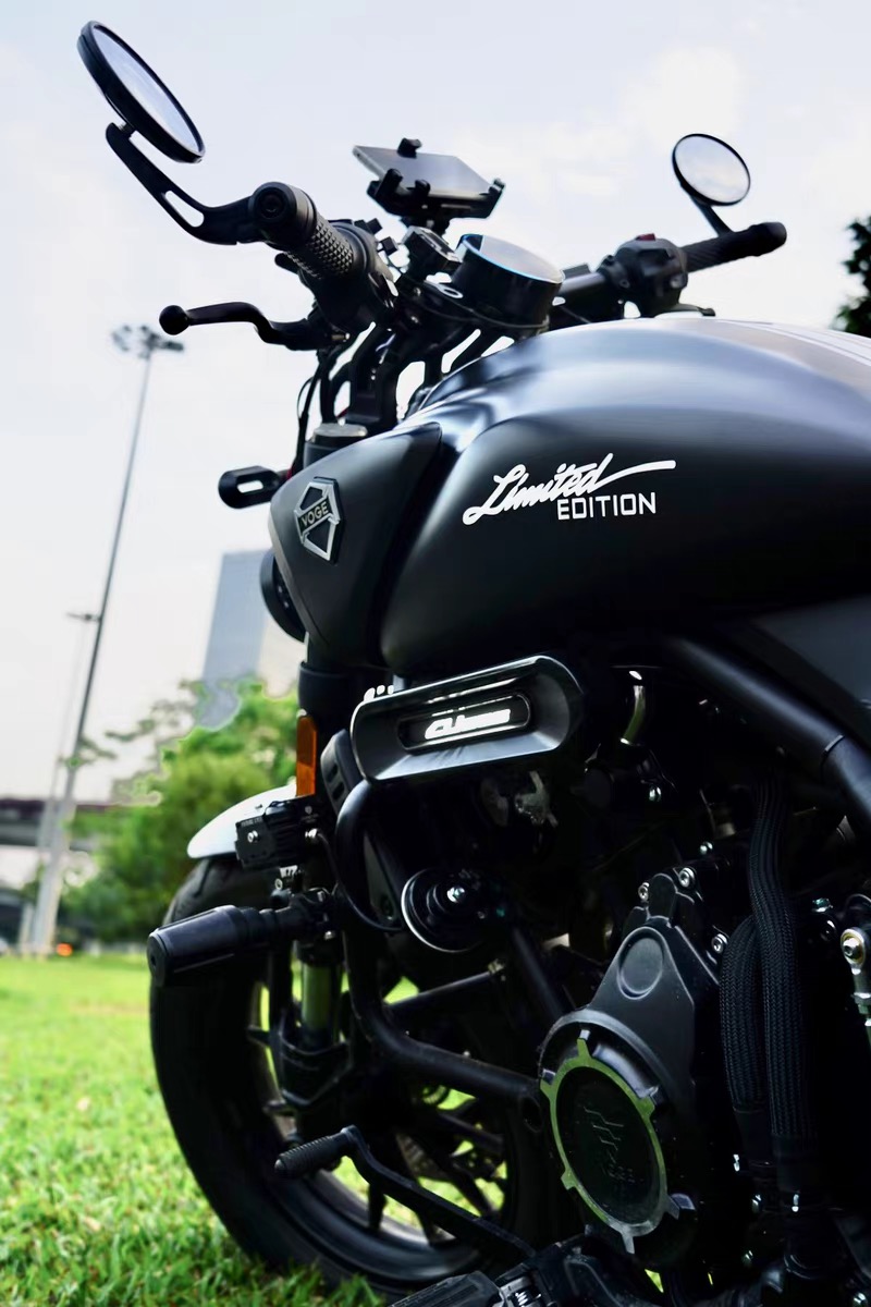 2PCS 오토바이 에디션 크리 에이 티브 비닐 스티커 창 스티커 자동차 스타일링 장식 자동차 액세서리에 대 한 반사 레이저 데 칼