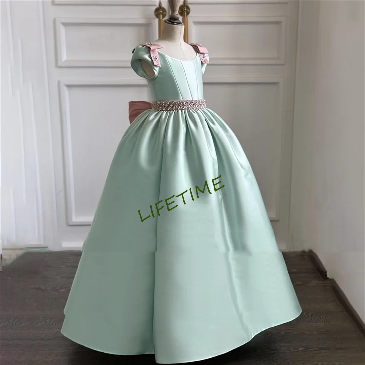 Handgemachtes A-Linie Blumenmädchenkleid aus reinem Satin, rosa Abendkleid, Mädchenkleider, Babykleid, individuelles Geburtstagskleid für Kinder