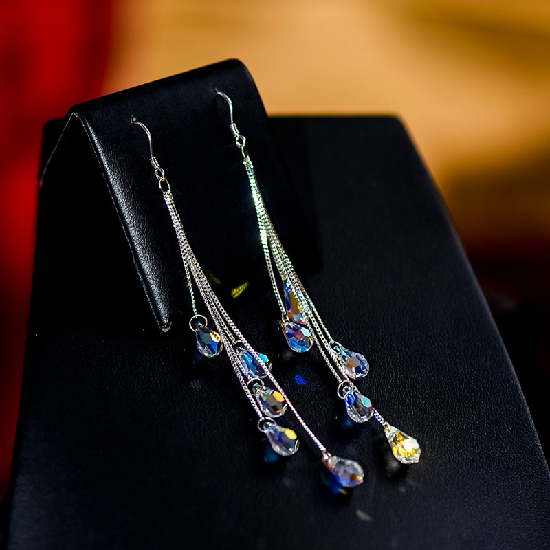Orecchini con nappe a goccia d'acqua di cristallo di moda per le donne temperamento orecchini lunghi colorati regali di gioielli per feste di matrimonio da sposa