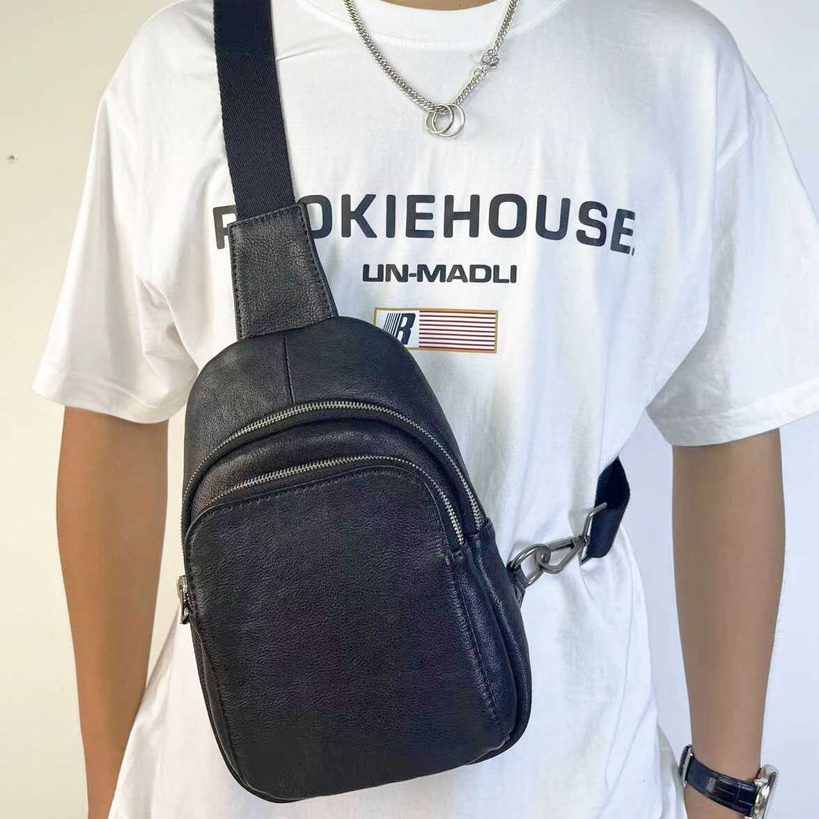 カジュアルスタイルチェストバッグ本物のめし牛革クロスボディヴィンテージ小さなバックパックトレンディなレジャースポーツバッグ男性のための