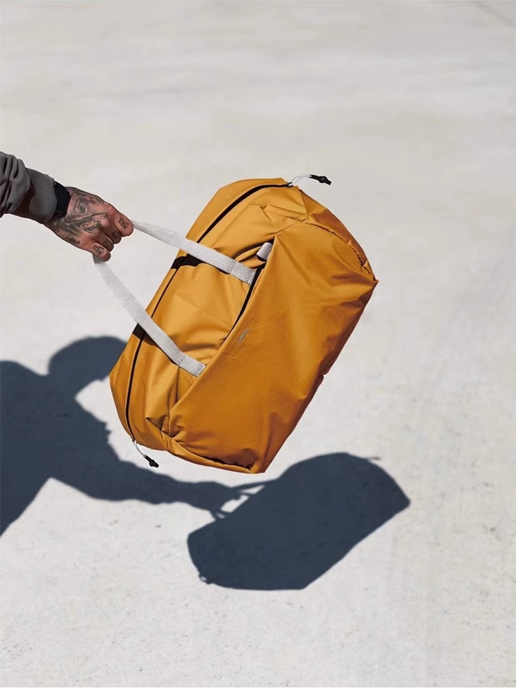 オーストラリア Lite ダッフル 30L ヨガスポーツトラベルバッグ大容量荷物ハンドバッグベルロイカジュアルスタイルシングルショルダーバッグ