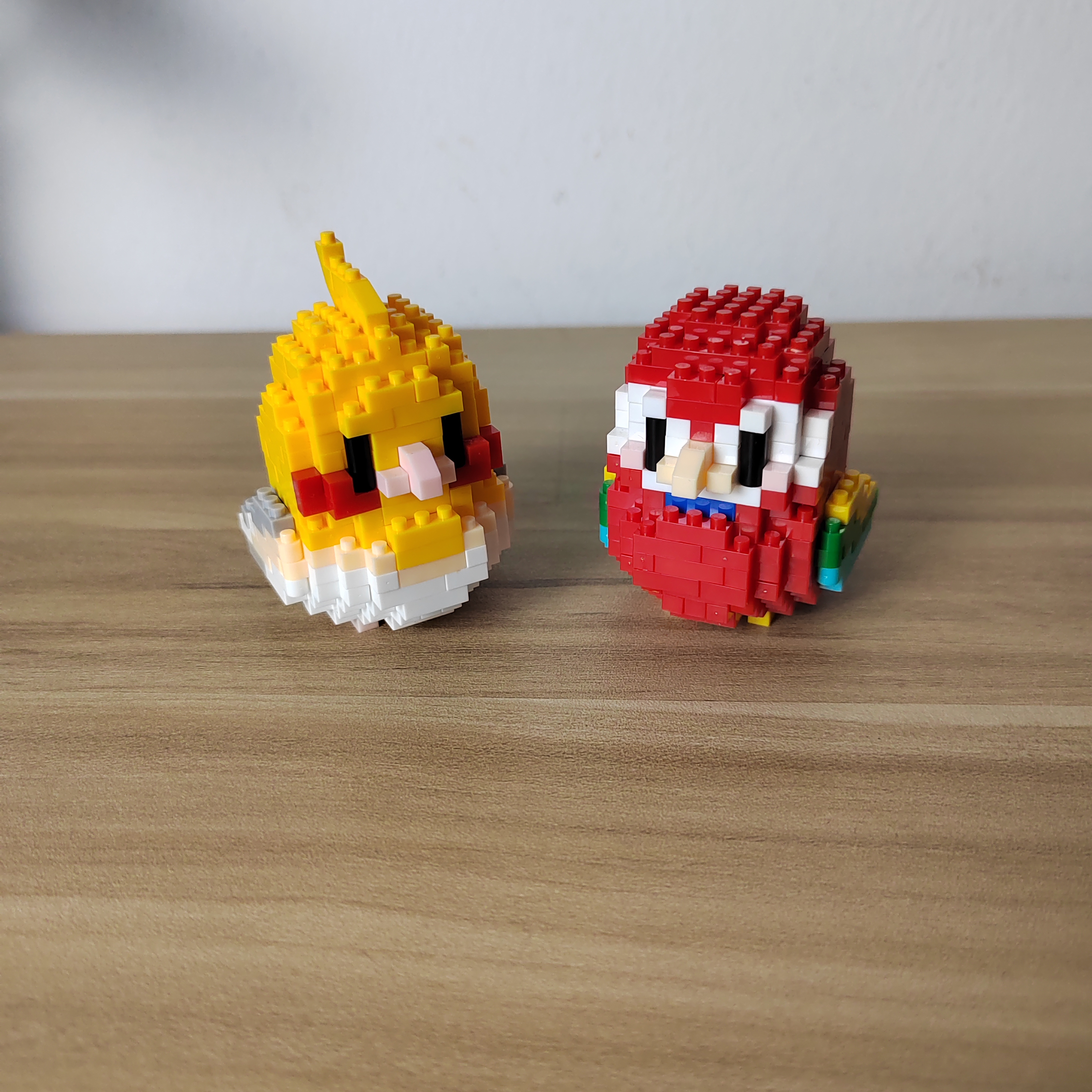 大人用 DIY 3D ミニダイヤモンドブロック - アニマルワールド グレーオウム & オカメインコ組み立てセット - クリエイティブレンガ建設おもちゃ