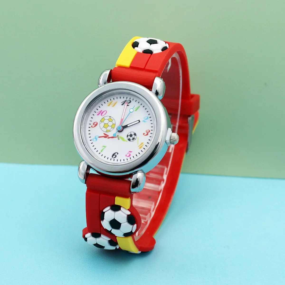 Adorável criativo dos desenhos animados corlorful crianças relógio presente para meninos meninas vender como bolos quentes bonito futebol relógio de pulso das crianças