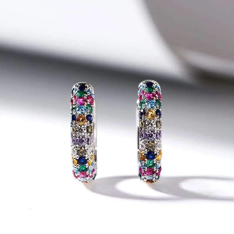Mini orecchini rotondi color argento alla moda Set orecchini a cerchio con gioielli di lusso da donna con zirconi colorati a metà cerchio