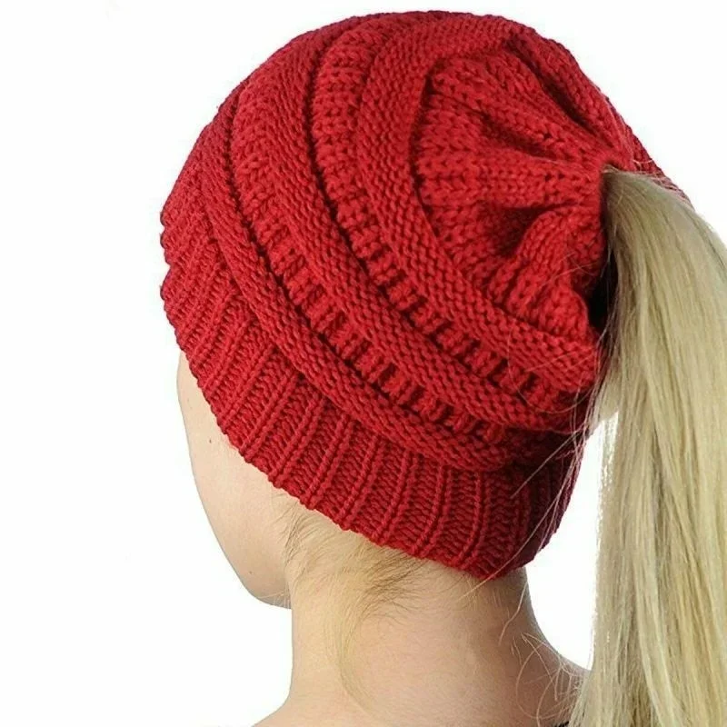 Gorro de punto de ganchillo elástico de invierno para mujer, gorro de cola de caballo con moño desordenado, gorros cálidos con agujeros, gorro de punto de moda de Color sólido, gorros