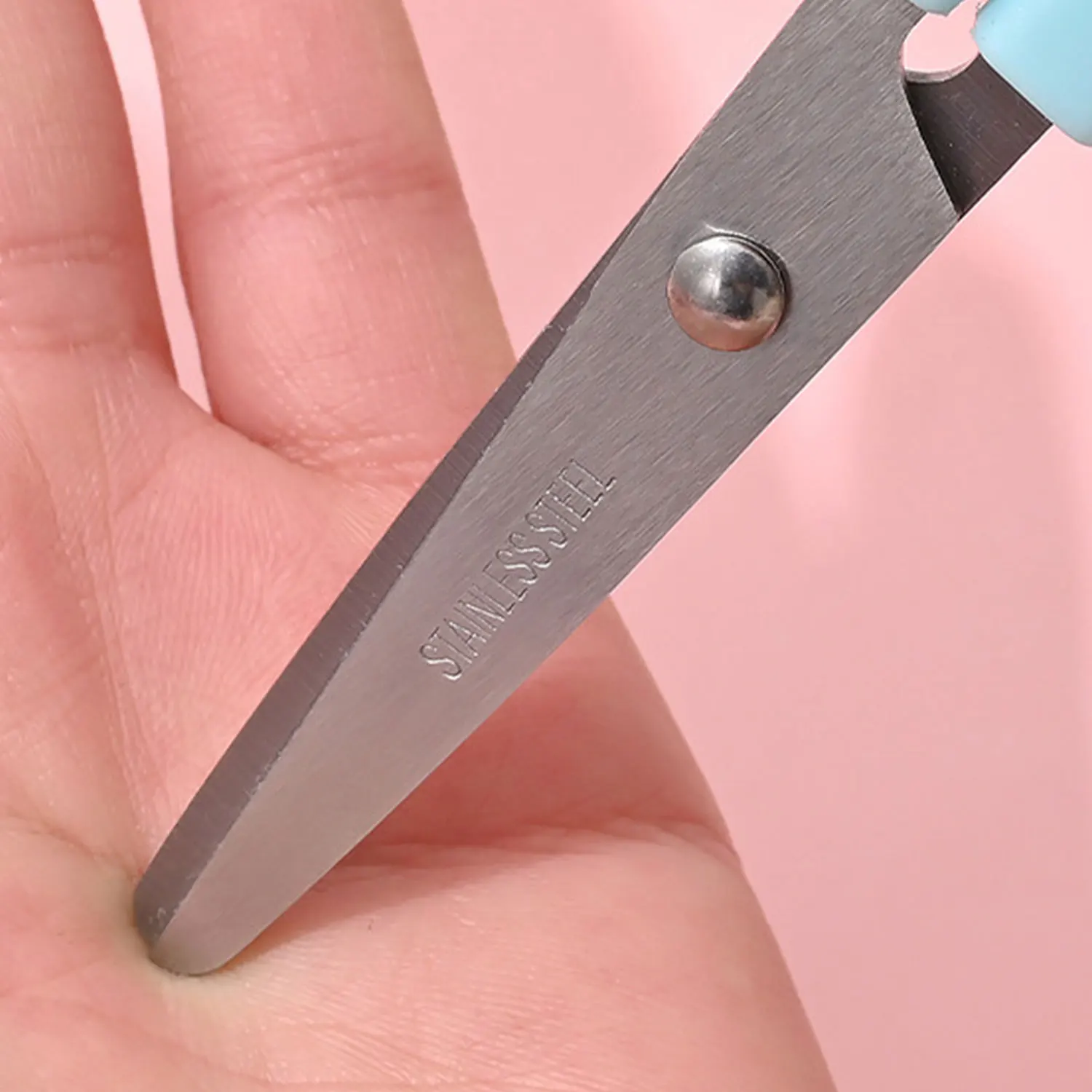 Tijeras hechas a mano de seguridad con cabeza redonda para niños, color macarrón, con cubierta protectora transparente, 1 Uds.