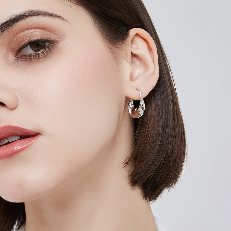 Neue Ohrringe aus 925er-Sterlingsilber mit unregelmäßiger Form, bezaubernde, personalisierte Mode-Ohrringe, Geburtstagsgeschenk für Frauen, edler Schmuck