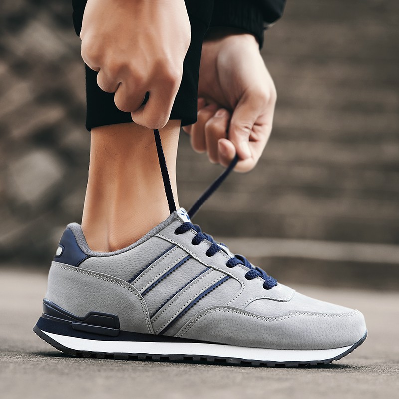 Zapatillas de deporte de marca para hombre 2023, zapatillas deportivas ligeras para correr, zapatos de moda para mujer, zapatos planos informales gruesos para hombre, zapatos para caminar en el rastro de talla grande