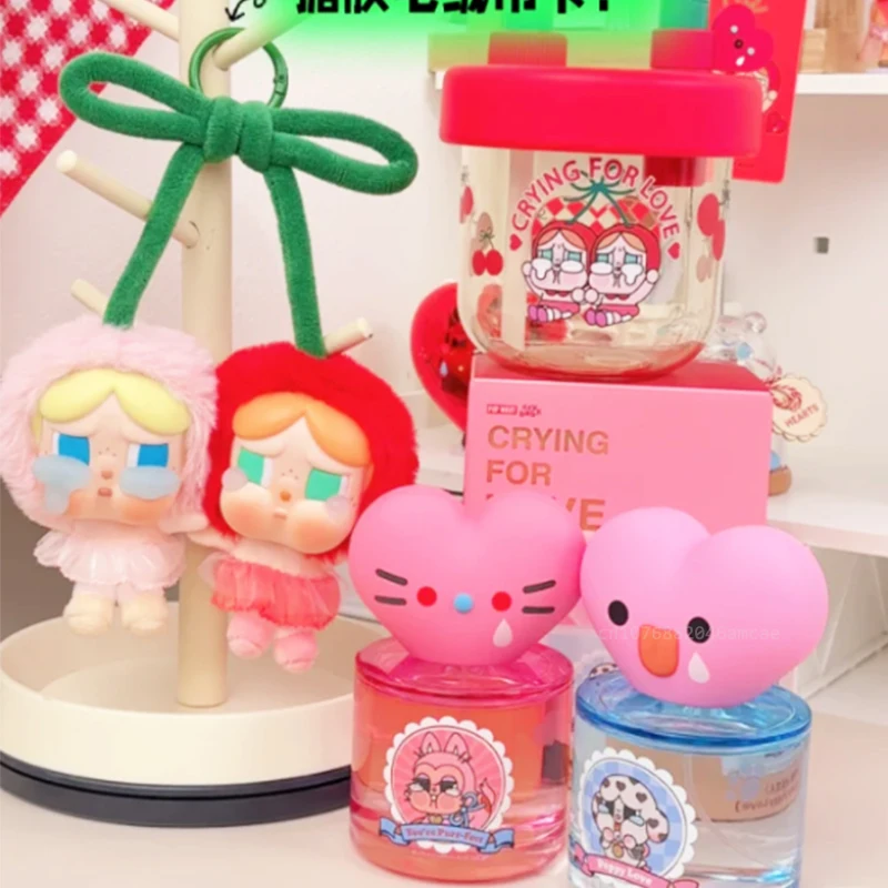 Genuino Crybaby Crying For Love Series vinilo cara muñeca tarjeta colgante lindo Love You Cherry muchas figuras llavero colgante regalo