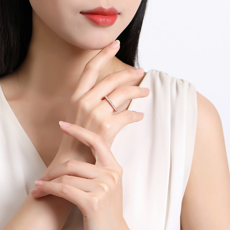 Женское кольцо из серебра 925 пробы, с кристаллами