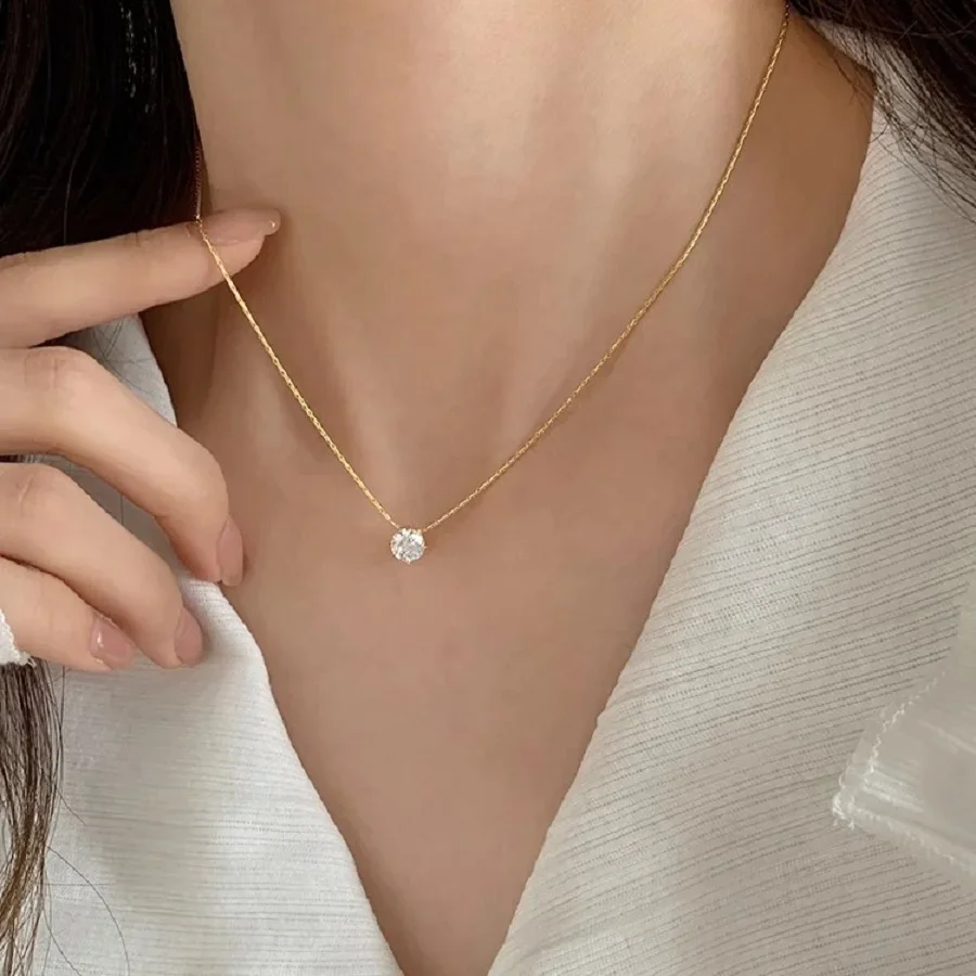 Collana con ciondolo con diamanti in oro Collana con ciondolo con zirconi in acciaio inossidabile placcato per donna