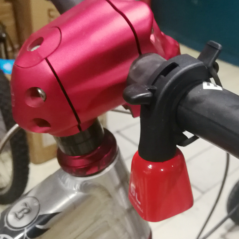 Shanmashi กระดิ่งจักรยานกลางแจ้ง Creative BIKE Bull HEAD Bell Horn อุปกรณ์เสริมสําหรับจักรยานสําหรับ Mountain BALANCE BIKE สีดํา