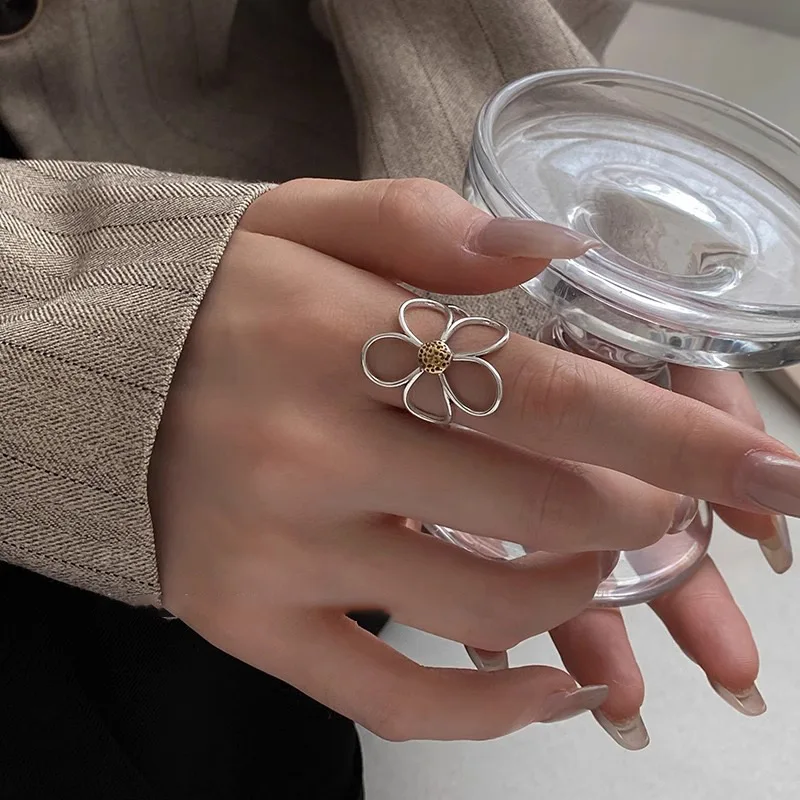 925 แหวนเงินสเตอร์ลิงสําหรับผู้หญิงคู่ Minimalist Handmade ดอกไม้ขนาดใหญ่แหวนเครื่องประดับของขวัญป้องกันโรคภูมิแพ้