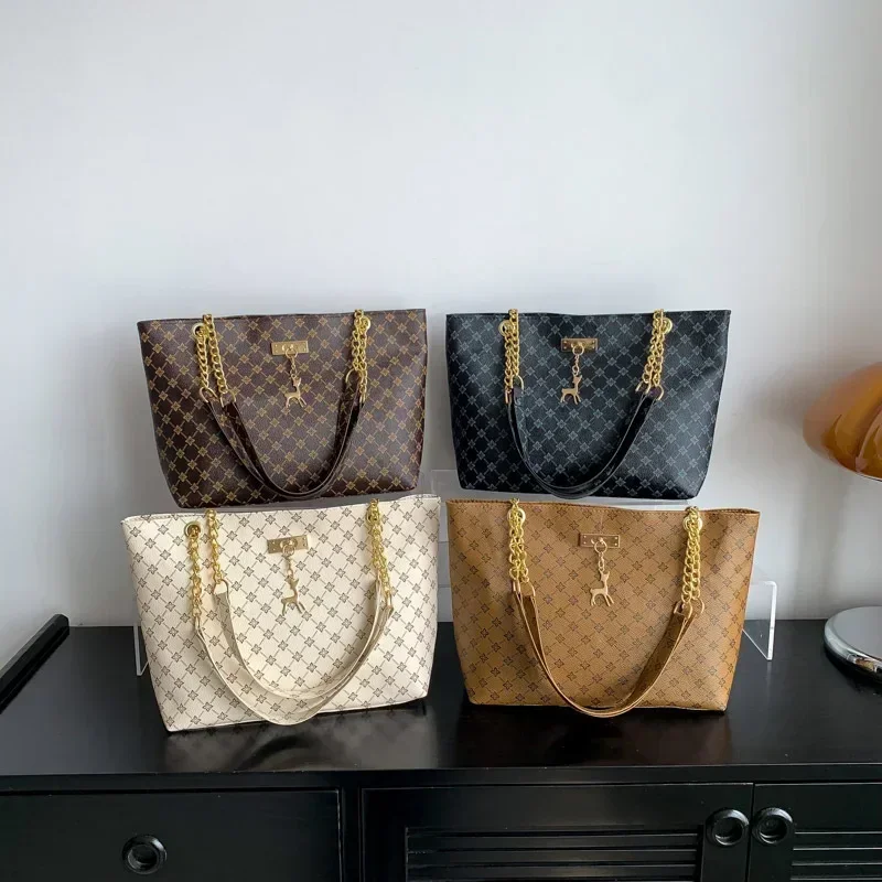 1 borsa da donna tote in pelle PU con texture borsa alla moda di grande capacità con borsa a tracolla con accessori pendenti