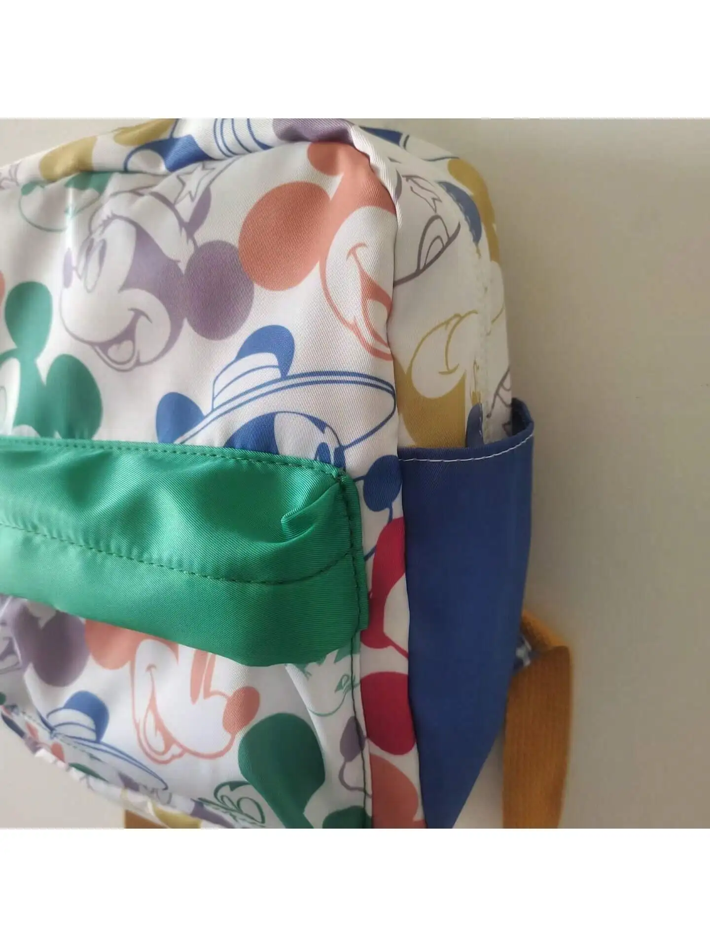 Mochila de dibujos animados de Mickey Mouse de Disney, impermeable y resistente a la suciedad, linda e informal, mochila de viaje al aire libre