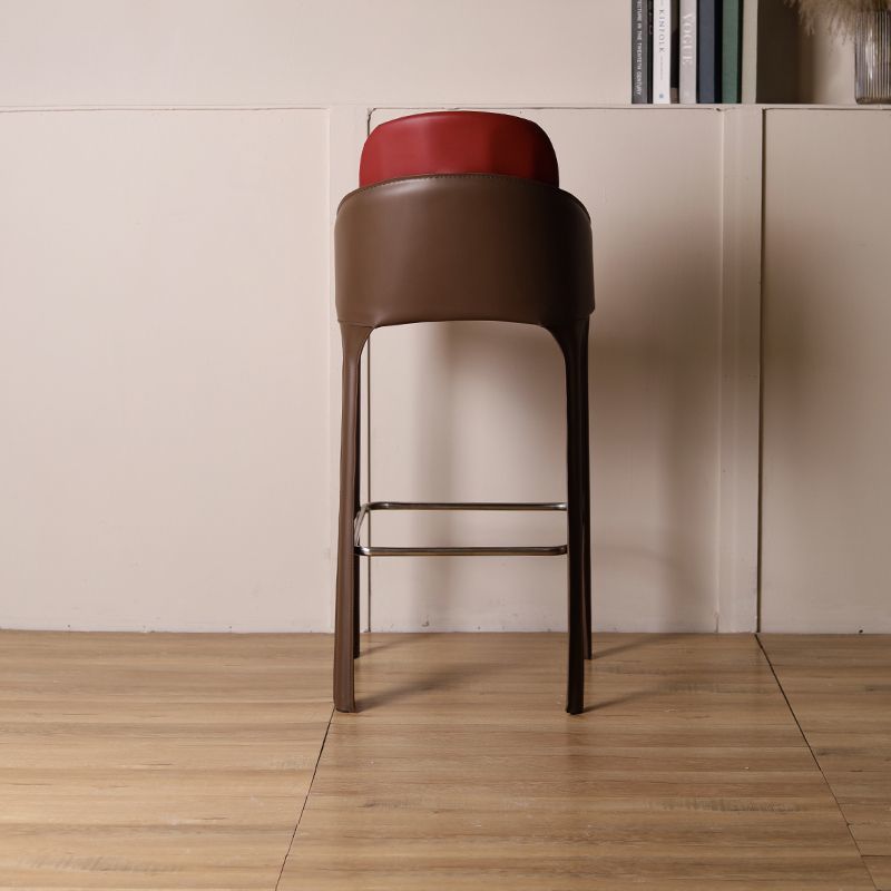 Leichter Luxus-Bar stuhl im italienischen Stil, moderner und einfacher Hochstuhl aus Sattel leder