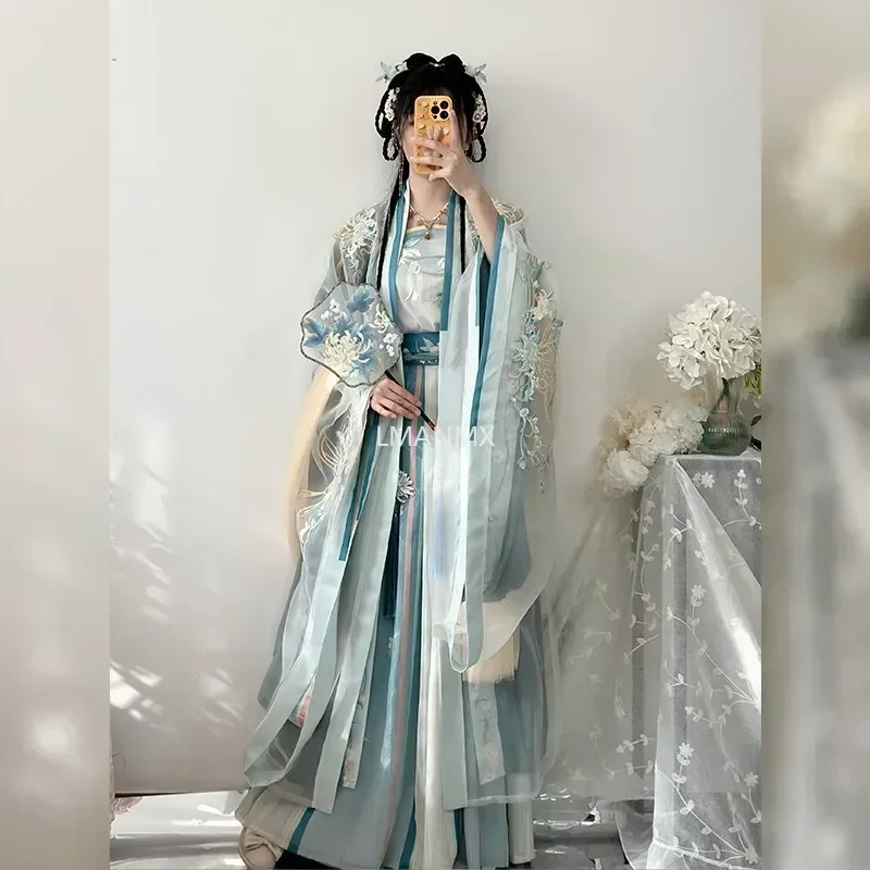 2025 Hanfu 자수와 그라데이션 색상의 세련된 중국 스타일 드레스, 여성을 위한 독창적인 디자인