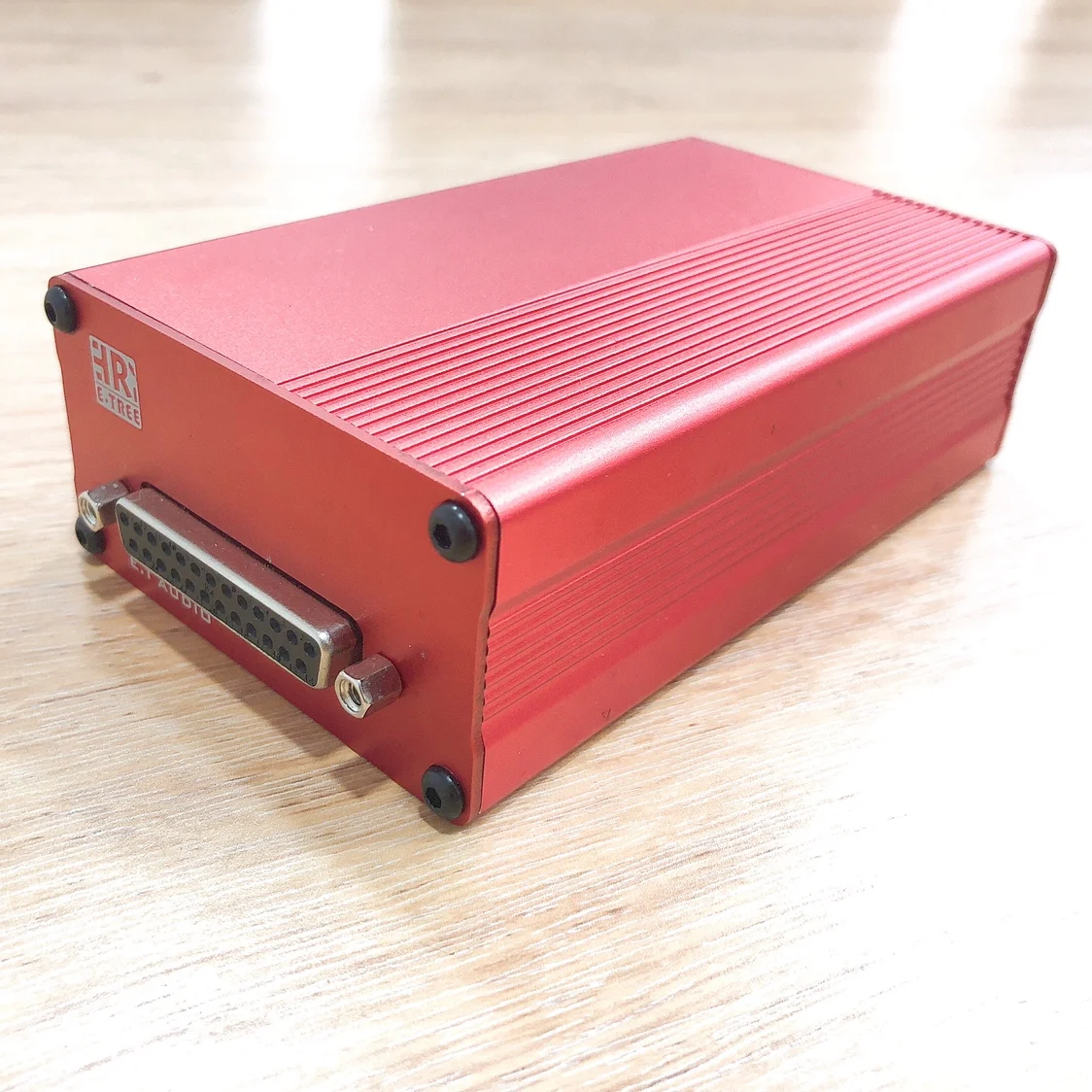 HDMI ke 4AES, Dolby DTS De-embedding 4 arah seimbang AES/EBU (8 channel) Output DB25