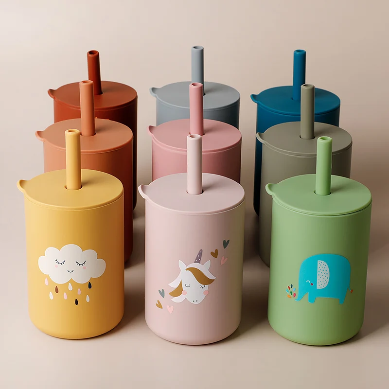 เด็ก Feeding Drinkware ถ้วยฟางเด็กการ์ตูนการเรียนรู้ถ้วยให้อาหารซิลิโคนเกรดอาหารเด็กวัยหัดเดินขวดน้ําบนโต๊ะอาหาร BPA ฟรี