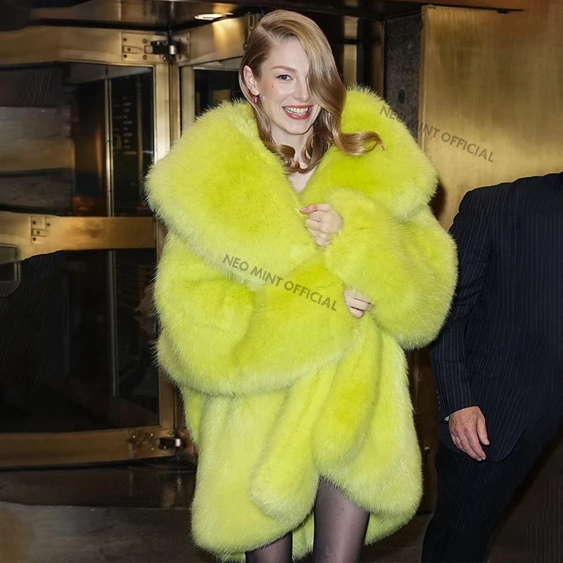 Neo Mint ผู้หญิงแบรนด์หรูรันเวย์แฟชั่นยาว Hooded Faux Fur Coat แจ็คเก็ต Ins Nicki Minaj นีออนสีเขียว Chunky Overcoat Jacket