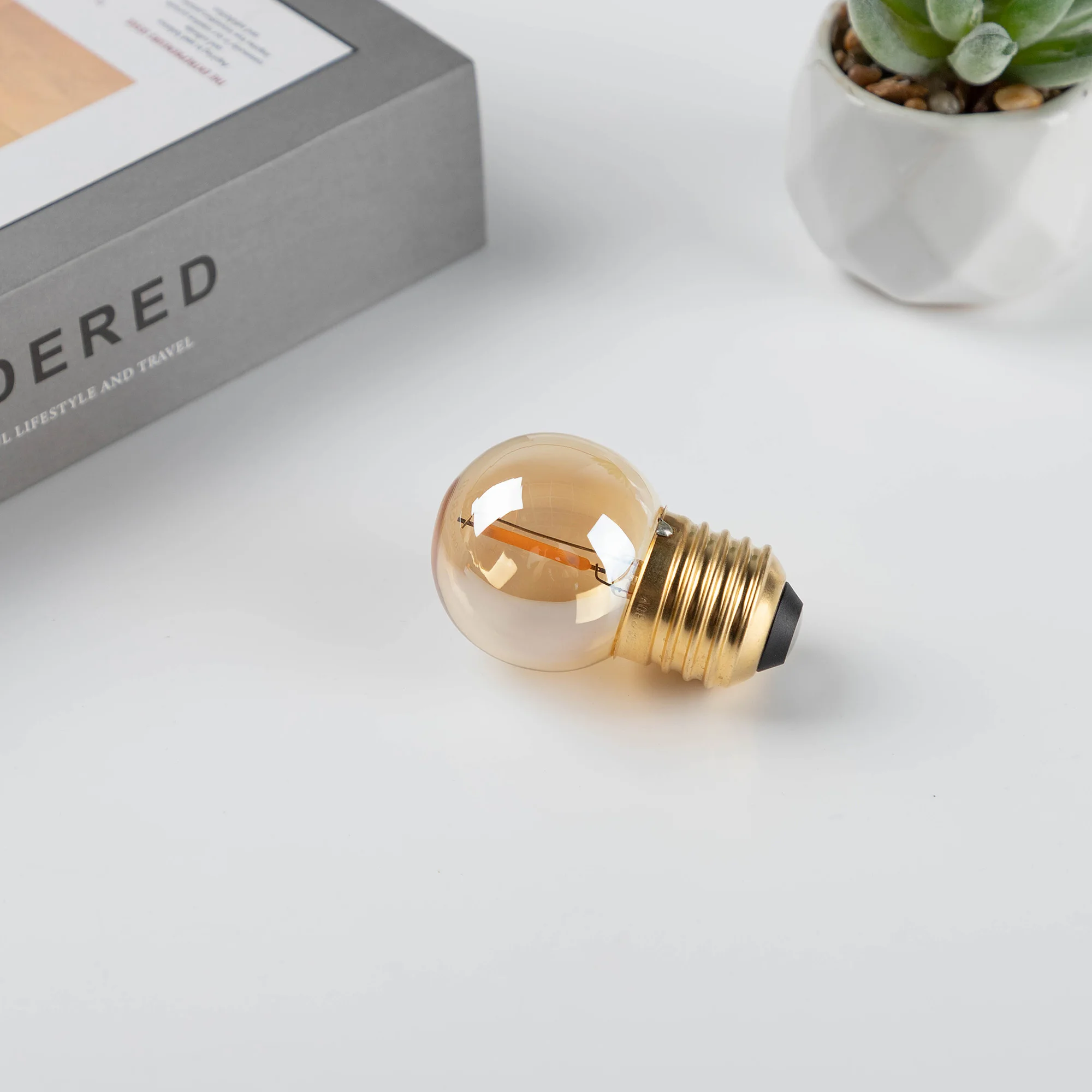 Vintage Globe Light Bulb G40 1W Equal to 10 Watts Led Filament Bulb 2200K Warm White 220V Gold Tint Glass E27 Base Dimmable Lamp