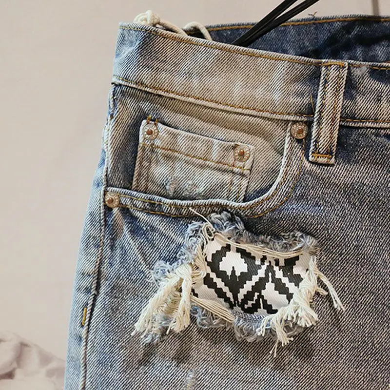 Man Denim Shorts with Text Ripped Embroidery Short Jeans Pants for Men Designer Popular New in Original Trend 2024 Summer Retro
