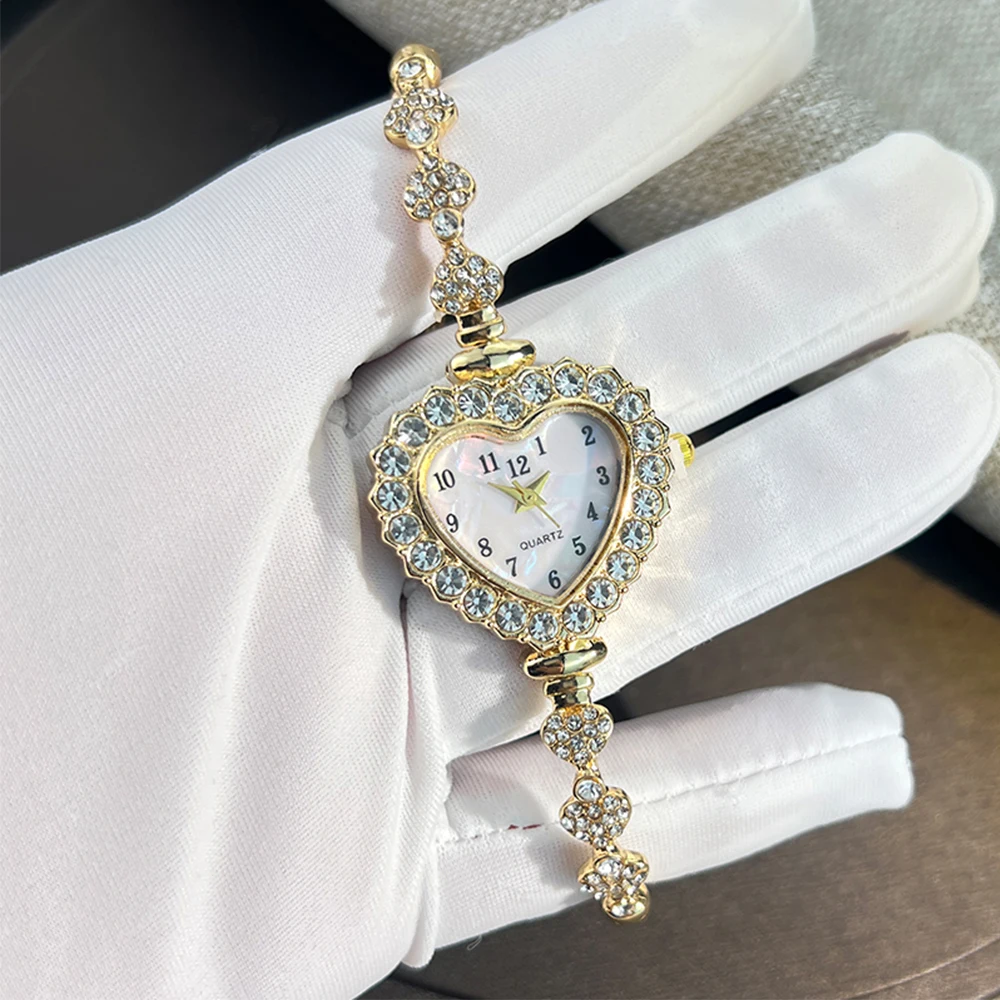 Nova moda em forma de coração pulseira de fita cravejada de diamantes relógio de flor para mulheres com pulseira ajustável