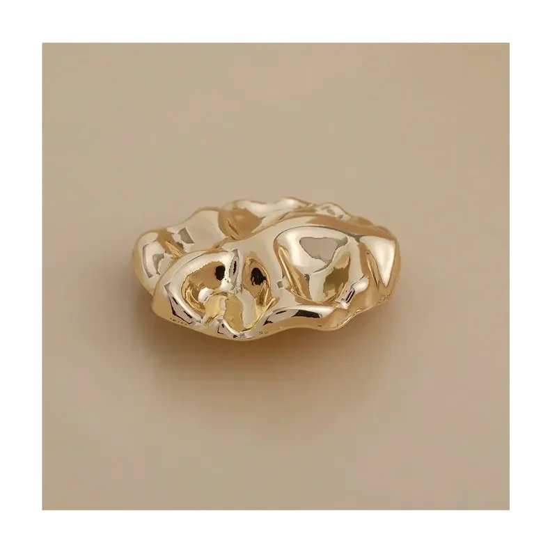 5Pcs Beautiful Gold Color Shank Buttons Zinc Alloy Irregular Shape Buttons Women's Sweater Coat Accessories