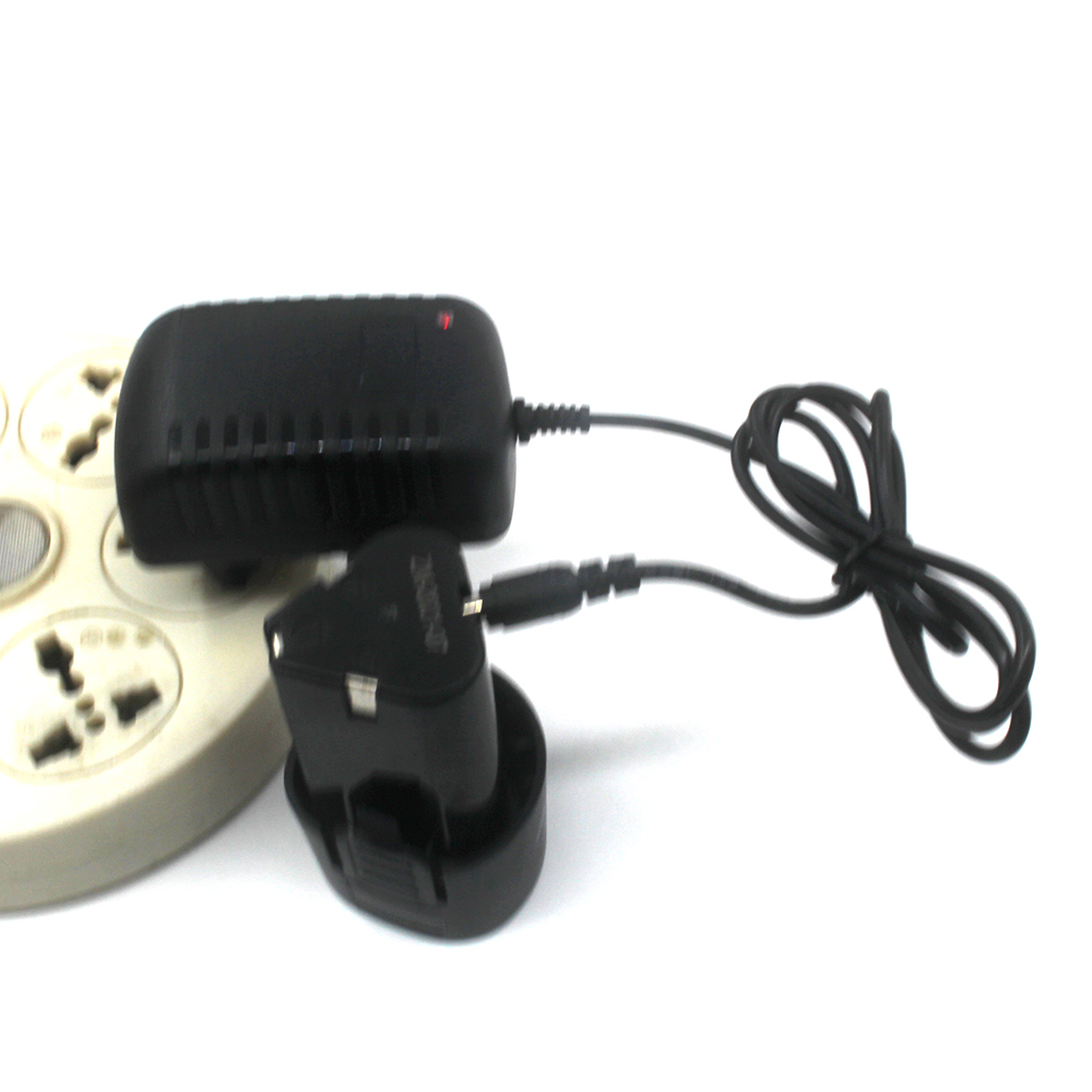 DC Power 21V 2A 18650 cargador de batería de litio 18V 0.5A 1A 2A 4 Series Li-ion batería 5,5mm x 2,1mm con clip