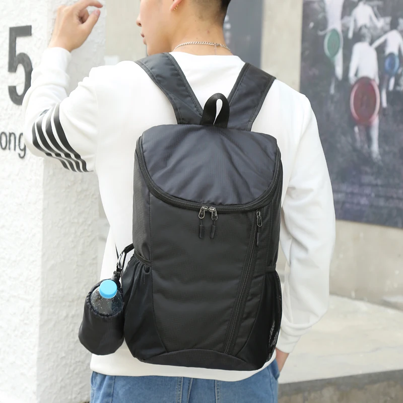 Zaino pieghevole minimalista di grande capacità Zaino sportivo da viaggio all'aperto impermeabile portatile unisex Zaino casual unisex in nylon