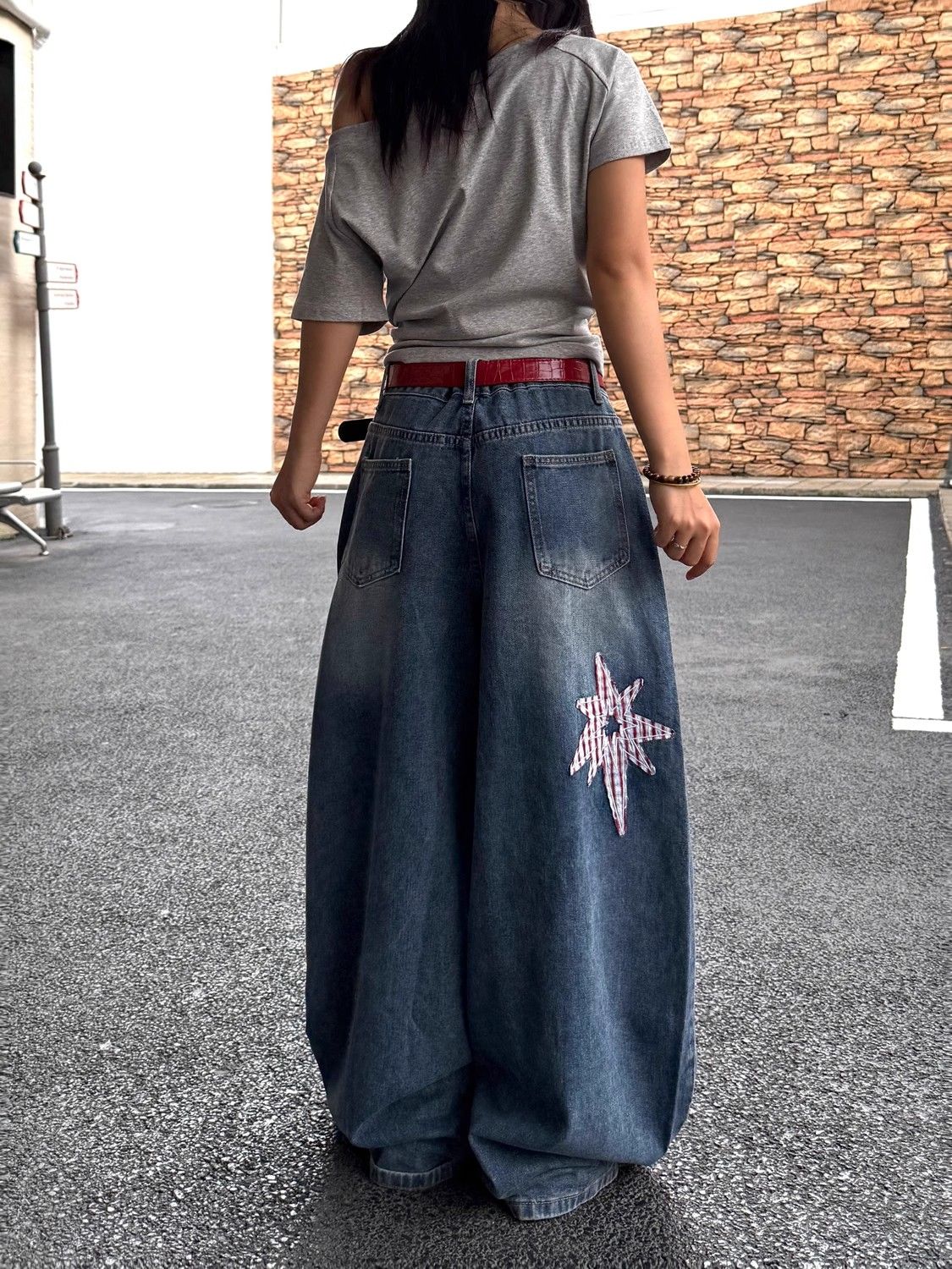 Calças Jeans Fenas de Tamanho ande com Bordado Retro Americano, Cintura Alta, Pernas Largas e Caimento Solto