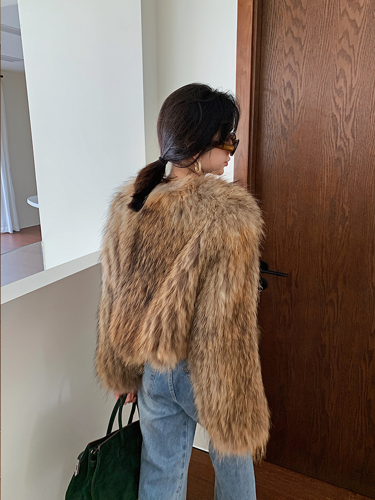 女性のための本物の自然なアライグマの毛皮のコート,厚くてニットのジャケット,暖かいアウターウェア,豪華な女性のコート,新しいファッション,冬,2022