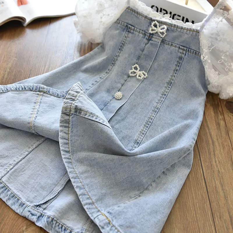 Abiti estivi alla moda per bambini con maniche in pizzo e perline per bambine