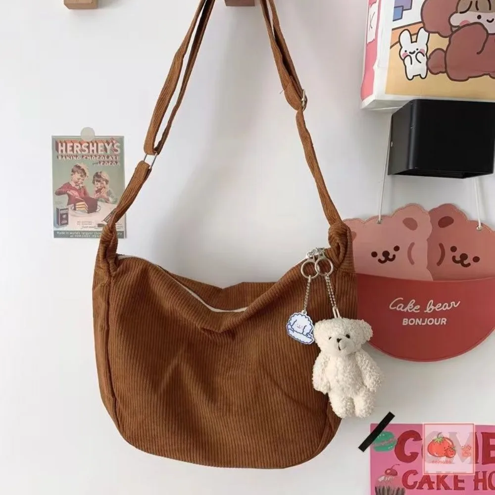 Jednokolorowa sztruksowa torba na ramię Moda koreańska codzienna torba na ramię Duża pojemność Torebka w stylu casual Damska torba na ramię
