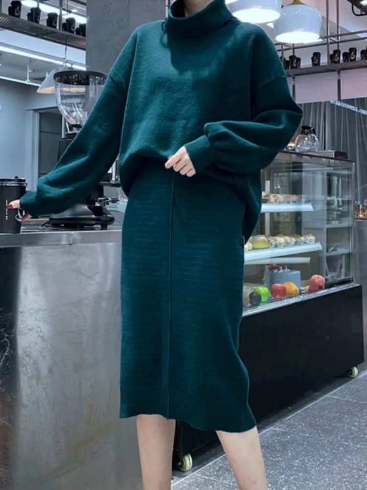 Satu set pakaian rajut wanita isi dua potong, setelan Sweater Turtleneck longgar kasual elegan dan rok sedang untuk wanita baru
