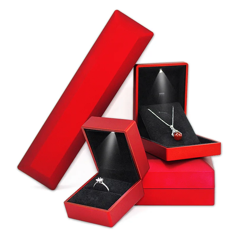 High-End Luxury Heart-Shaped LED Light Wedding Ring Box With Display Storage Jewelry Decoration Box Ring Pendant Bag Birthday