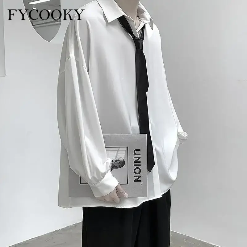 2025 Camicie nere a maniche lunghe da uomo Camicette comode coreane Camicia monopetto allentata casual con cravatta
