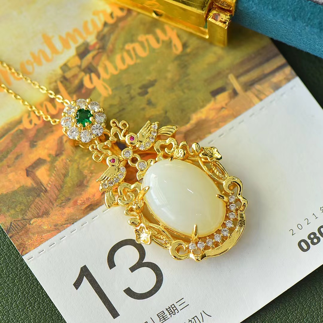 Colar de pingente de jade branco hetian natural para mulheres pingentes ocos, encantos finos, corrente de clavícula elegante