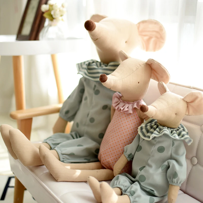 Kinderspielzeug Kleine und süße rosa Baumwollschleife und grüne Schleife Mauspuppe Stofftier