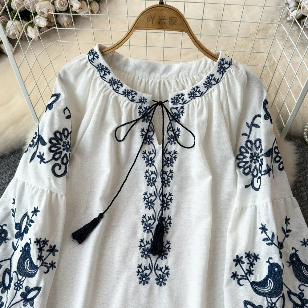ผู้หญิงเสื้อย้อนยุคสไตล์แห่งชาติปักลูกไม้ขึ้นพู่คอวีโคมไฟแขนเสื้อหลวมสบายๆหญิงเสื้อ A28