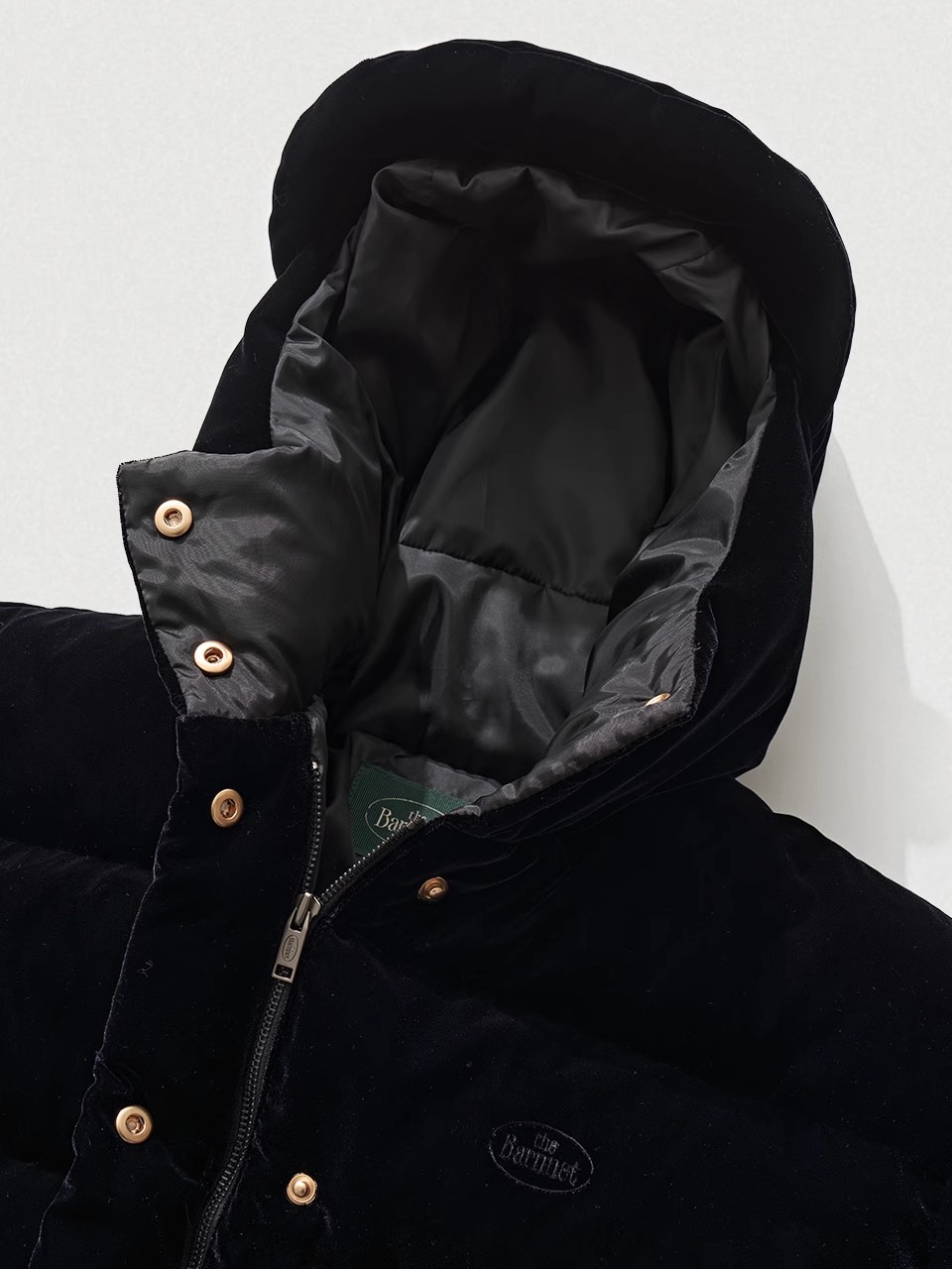 Jaqueta Ultra Curta com Capuz em Veludo Preto Barnnet Eight Milk, Casaco de Pluma de Pato com Zíper para Mulheres