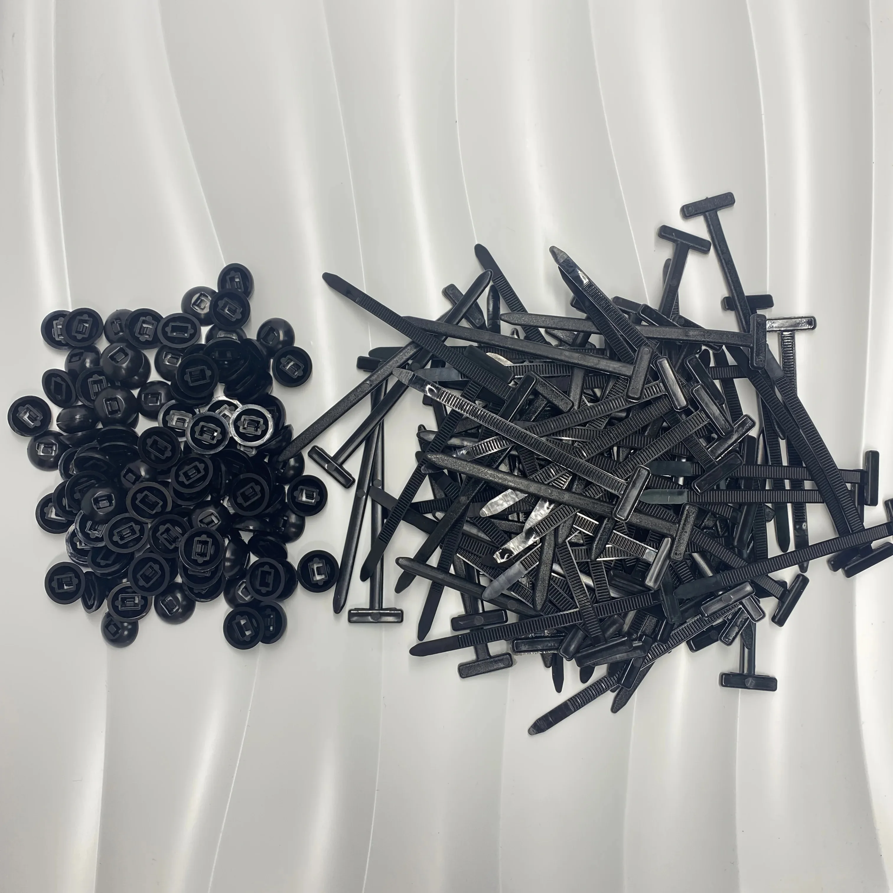 Fascette per cavi in nylon autobloccanti per carichi pesanti da 100 pezzi - Elementi di fissaggio ad alta resistenza e resistenti ai raggi UV per auto/casa/ufficio/uso esterno - con B