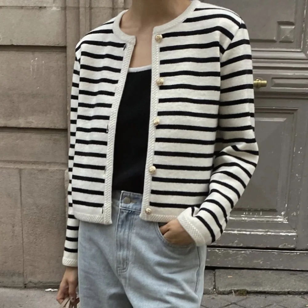 Conjuntos de shorts listrados de malha 2 peças para mulheres, suéter de manga comprida, jaqueta e shorts finos, roupas casuais, moda outono e inverno
