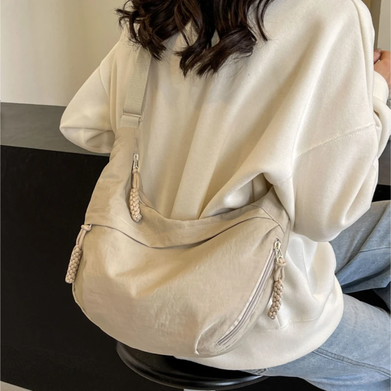 Leisure Crossbody Hobo Bag with Large Capacity Versatile and Niche Design Nylon Shoulder Bag Student Class Mailman Bag