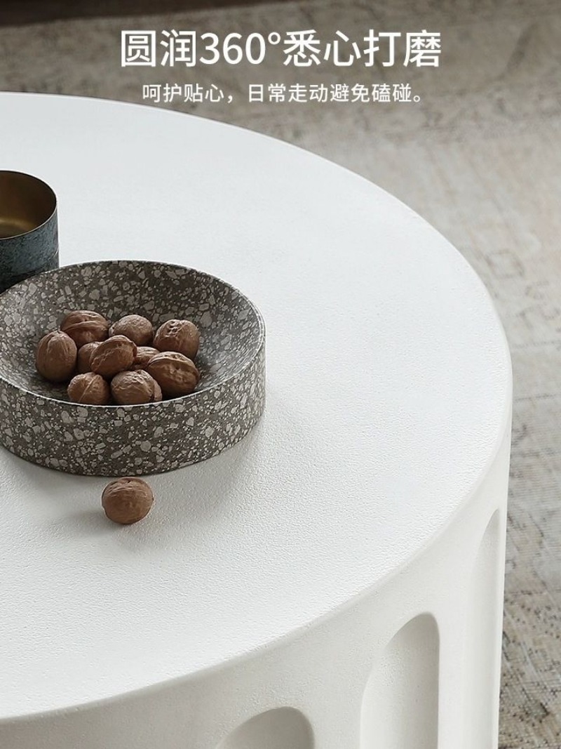 Mesa de chá redonda estilo creme nórdico, madeira sólida, luz, luxo, simples, quarto, sala de estar, malha branca, mesa de centro preta