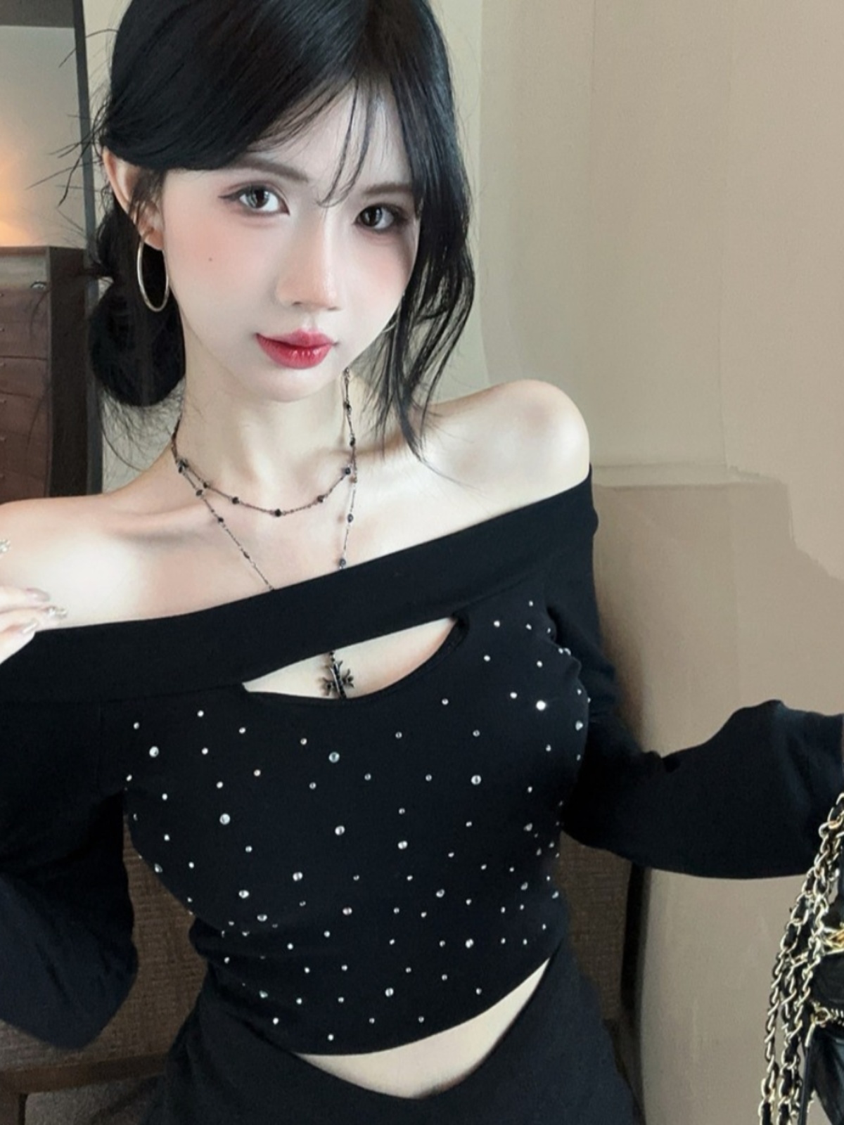 Pure Desire セクシーなデザイン長袖レディース Tシャツショート中空アウトワンショルダーダイヤモンドヒートプレス高級感トップ