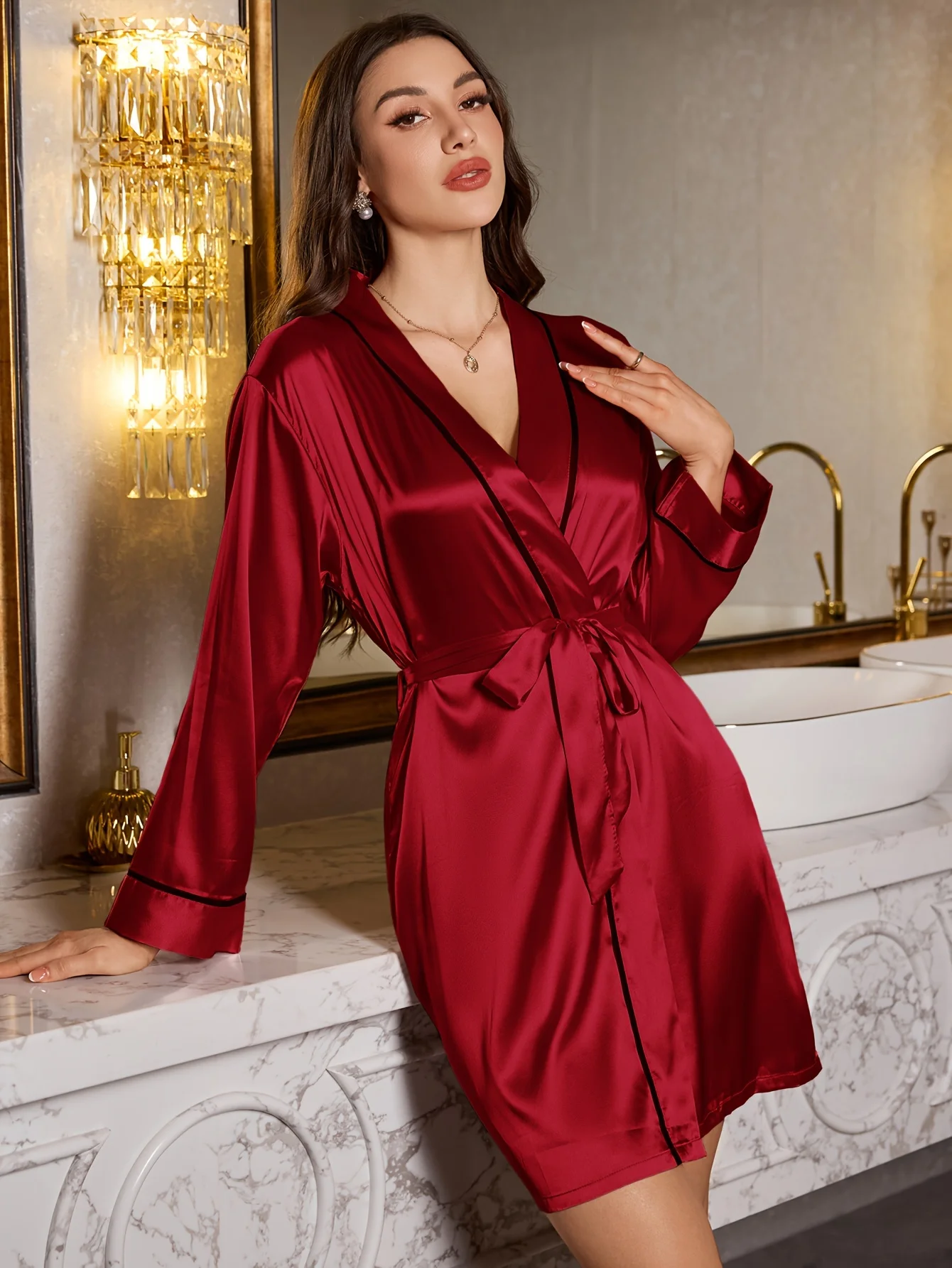 1 camisola curta romântica elegante feminina, pijama de seda macia de cor sólida, robe com cinto fresco e confortável, essencial para casa