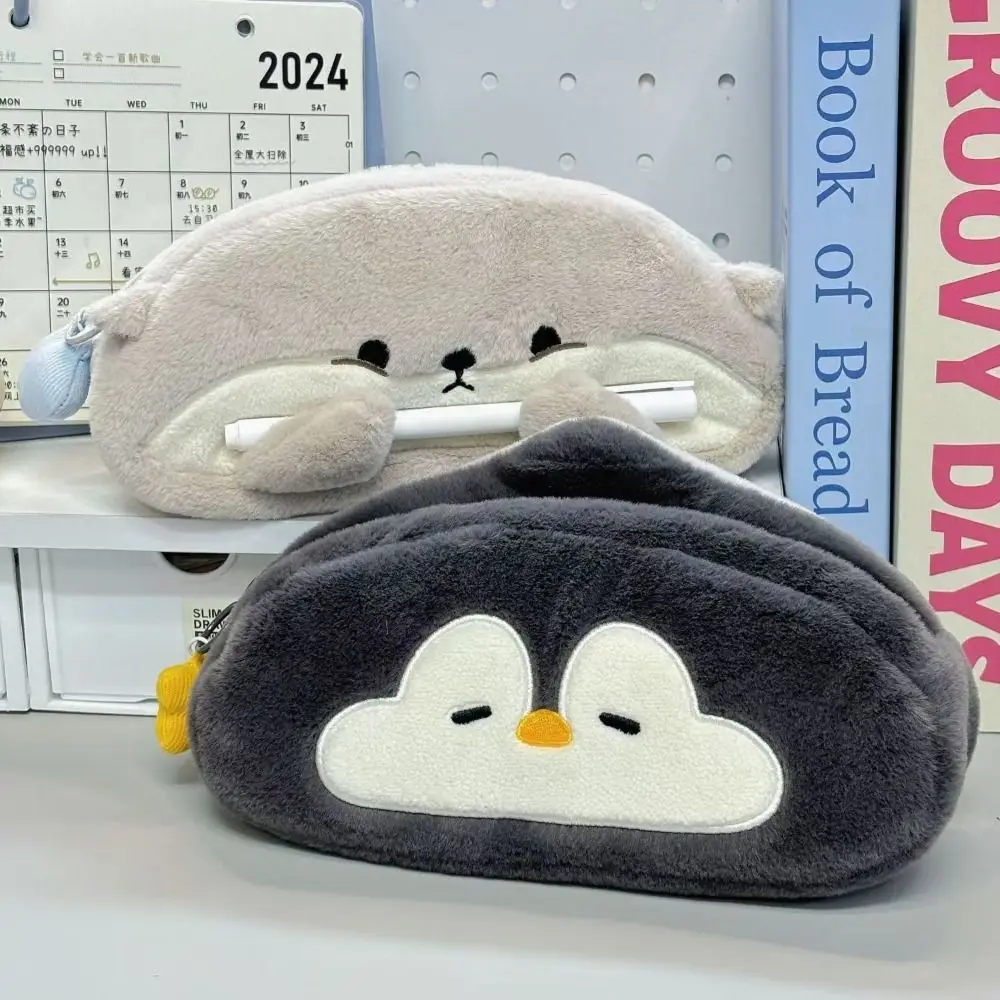ไม่มีจี้ขนาดใหญ่ความจุดินสอน่ารัก Otter Penguin Plush ปากกากระเป๋าน่ารักการ์ตูนเครื่องเขียนกระเป๋า
